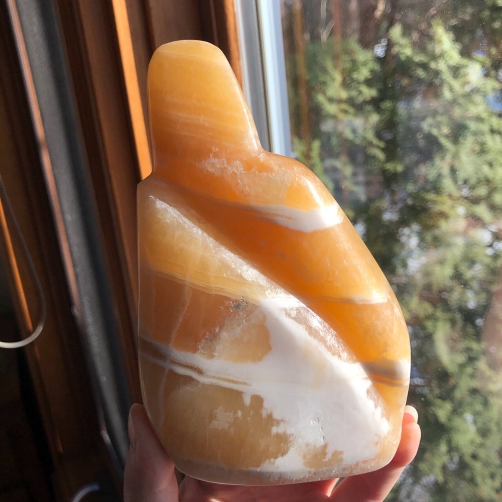 Orange calcite crystal freeform - Picture 10 of 10